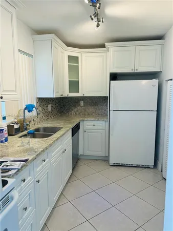 $2,550 | 6885 Northwest 169th Street, Unit 63A, Hialeah, FL 33015