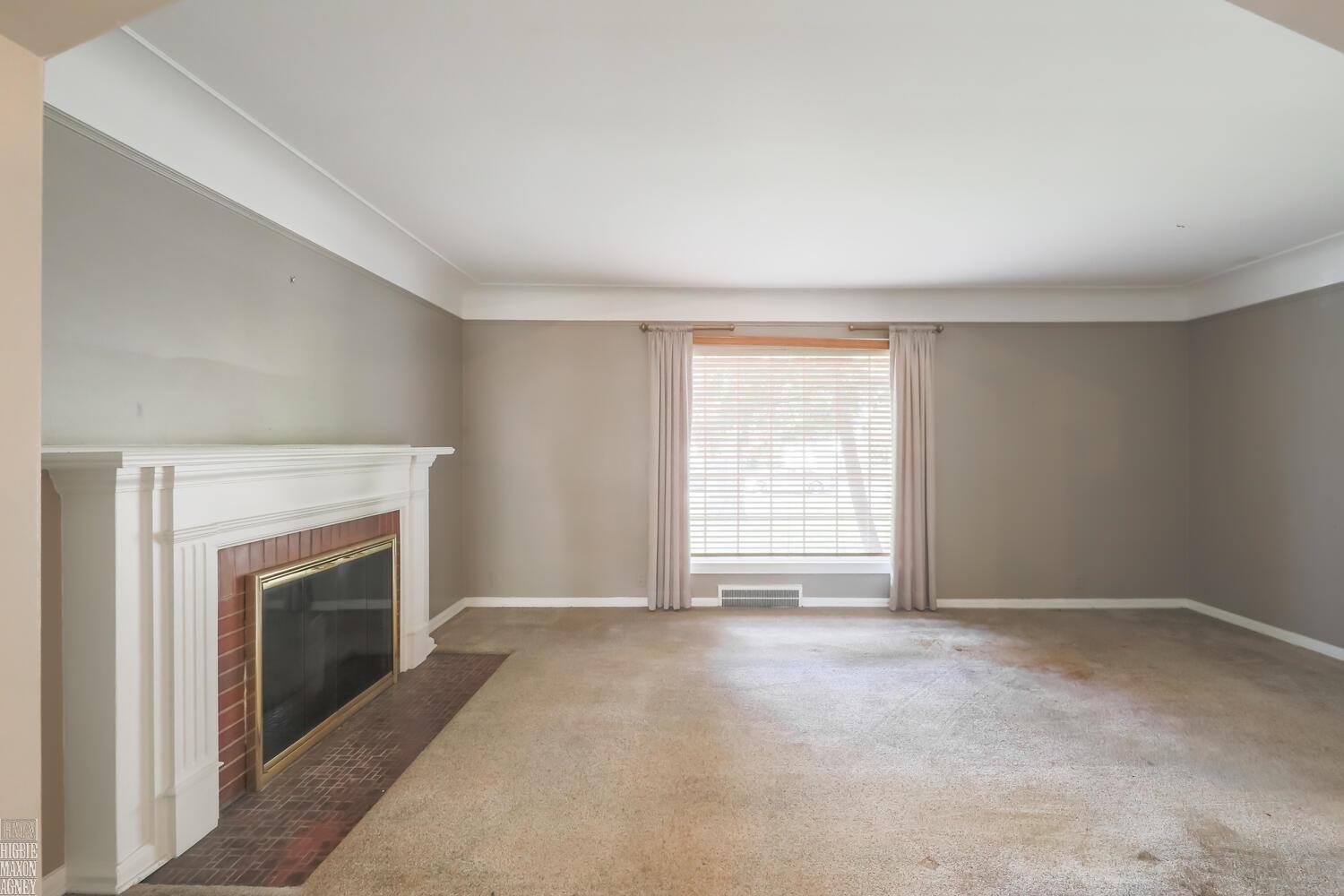 1341 Hawthorne Road Grosse Pointe, MI 48236 - Photo 7 of 26 50199153-BF2A267F-EFD5-4BF8-A732-425D26A8C5A5.JPG