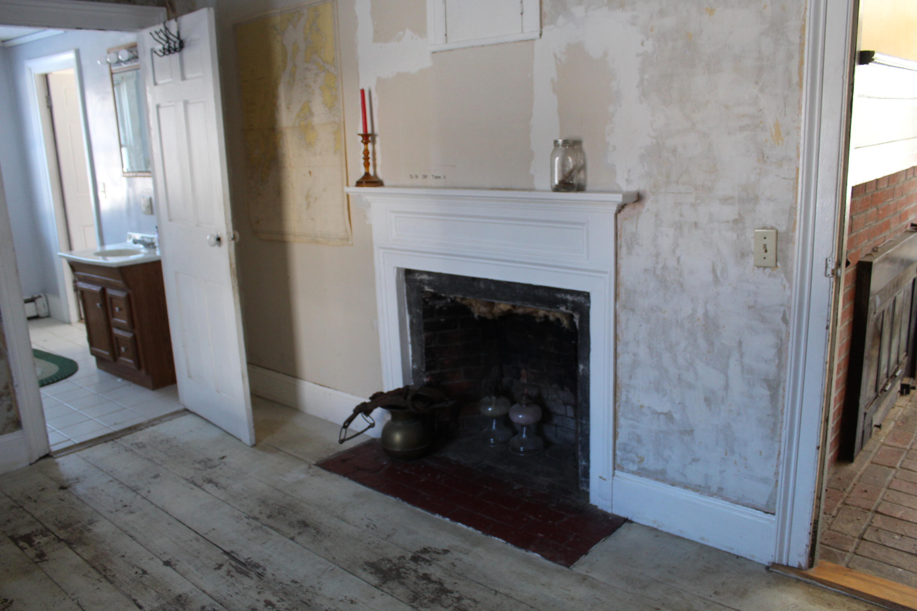 137 Clark Road Prospect, ME 04981 - Photo 20 of 44 IMG_2206