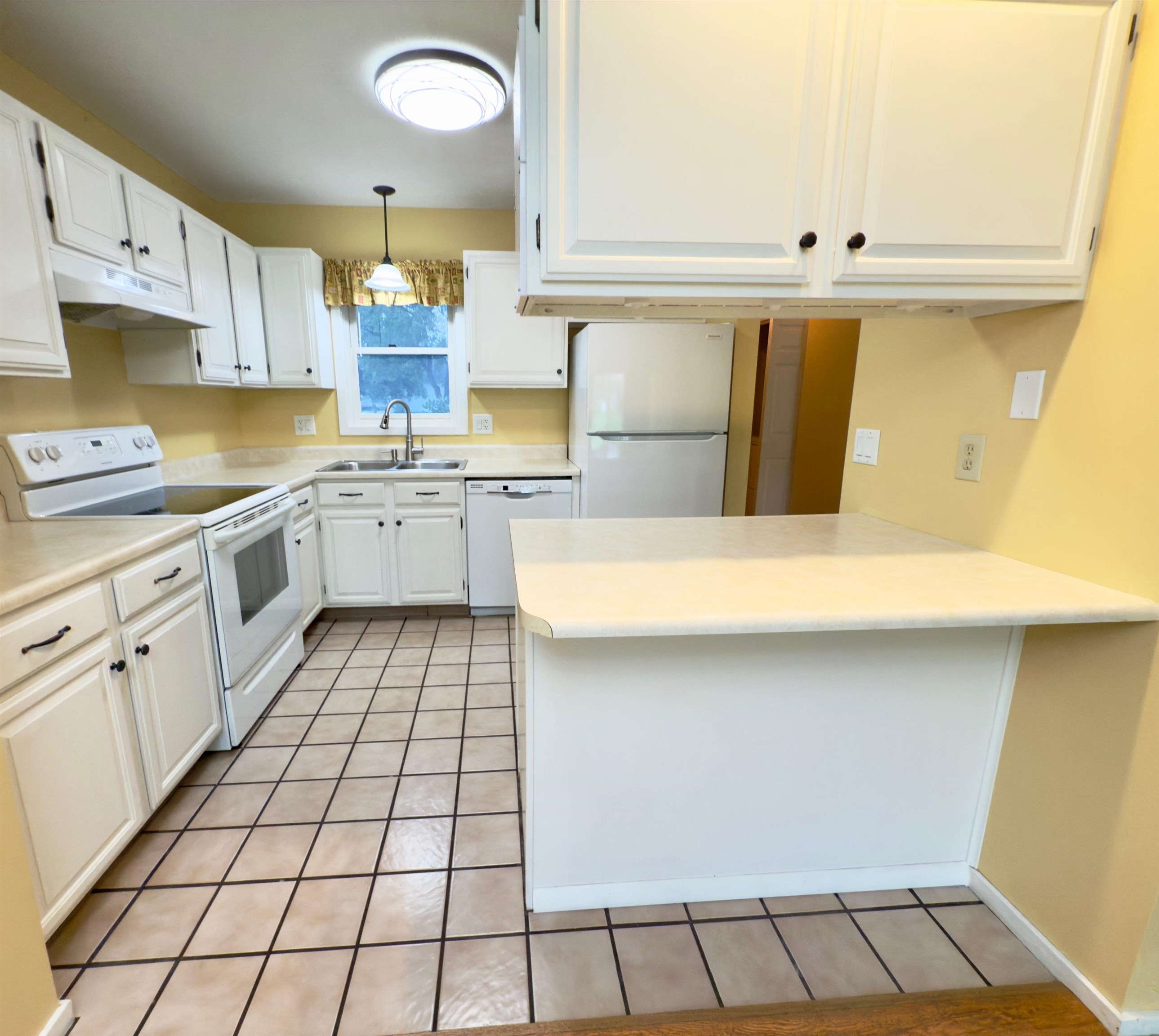 65 Saybrook Road Essex Junction, VT 05452 - Photo 6 of 18 Gallery Image 6
