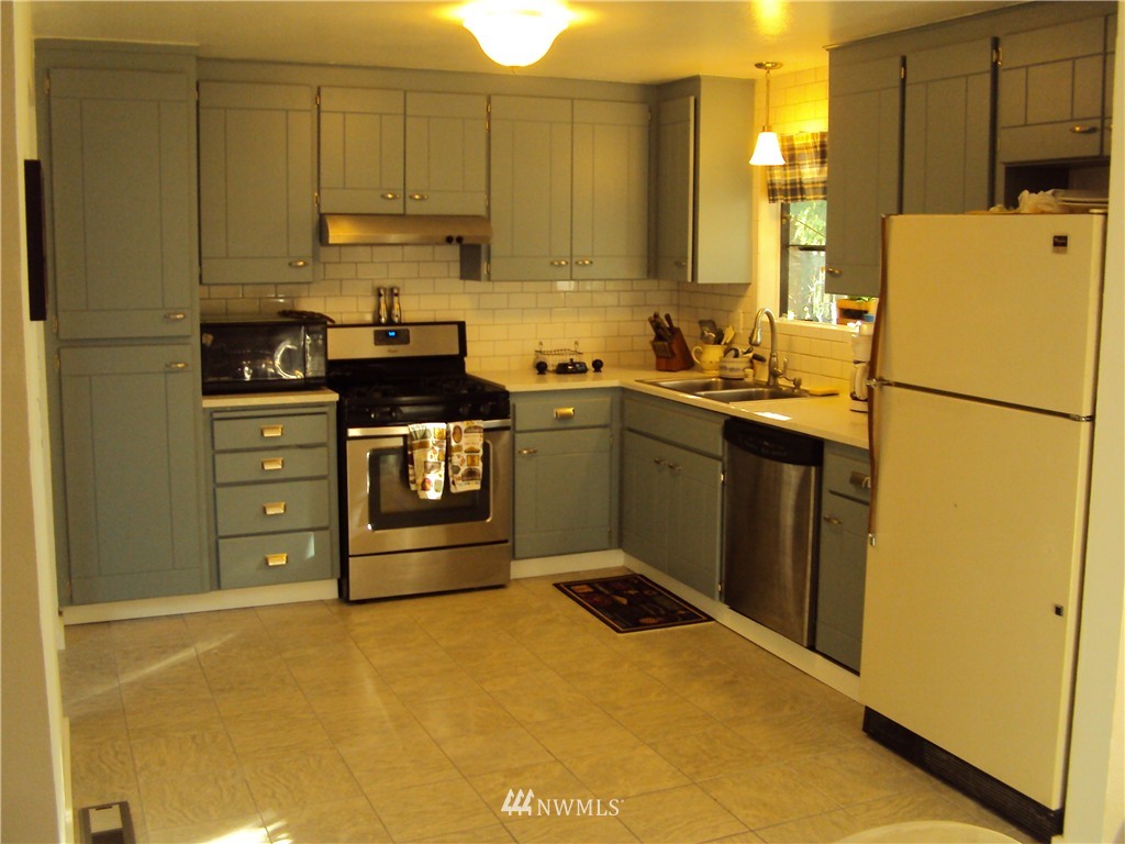 17322 Brook Boulevard Bothell, WA 98012 - Photo 13 of 25