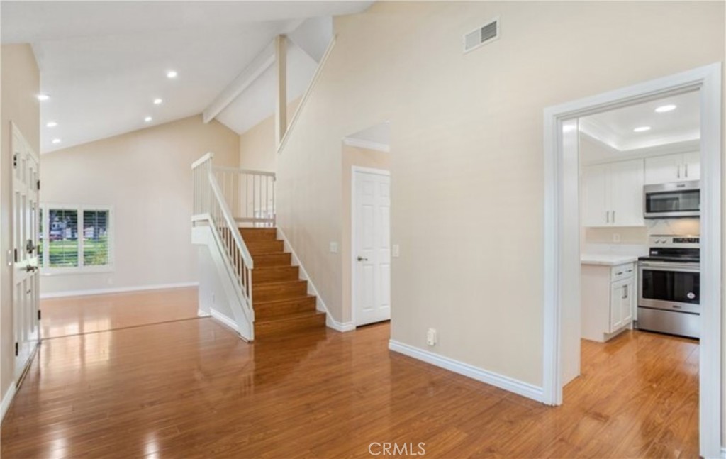 46 Snapdragon, Unit 25 Irvine, CA 92604 - Photo 2 of 24