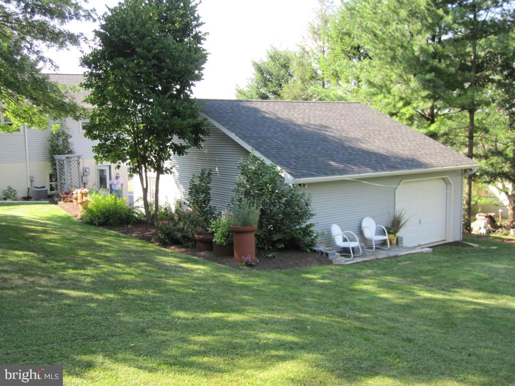 731 Webster Hill Road Lititz, PA 17543 - Photo 18 of 32