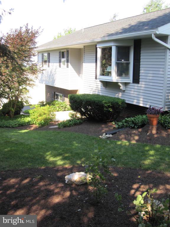 731 Webster Hill Road Lititz, PA 17543 - Photo 3 of 32
