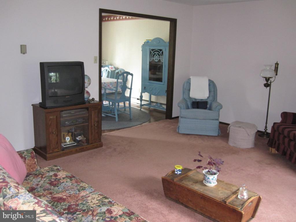 731 Webster Hill Road Lititz, PA 17543 - Photo 5 of 32