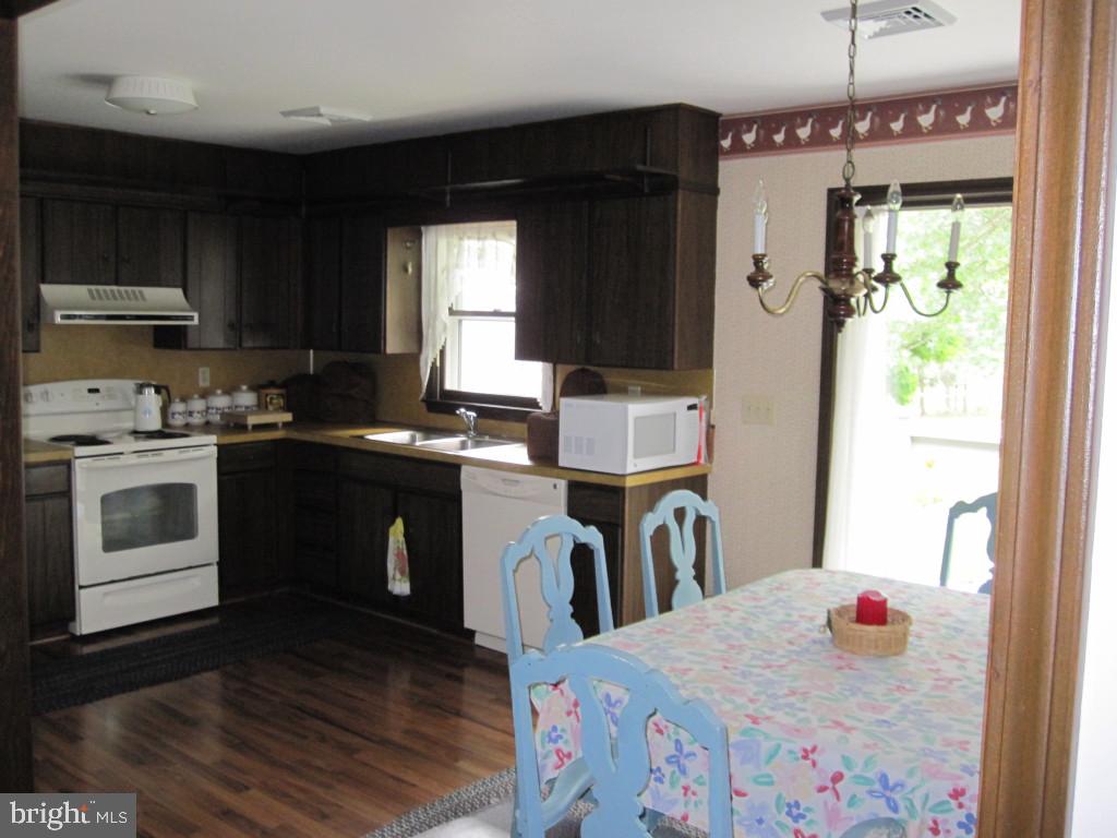 731 Webster Hill Road Lititz, PA 17543 - Photo 6 of 32