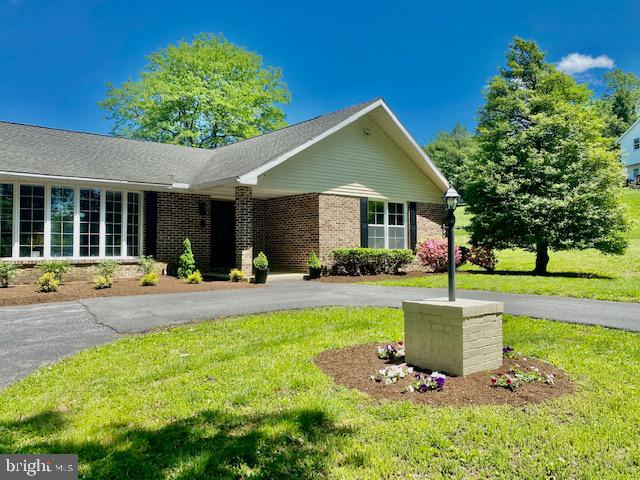 448 Miller Road Sinking Spring, PA 19608 - Photo 5 of 36