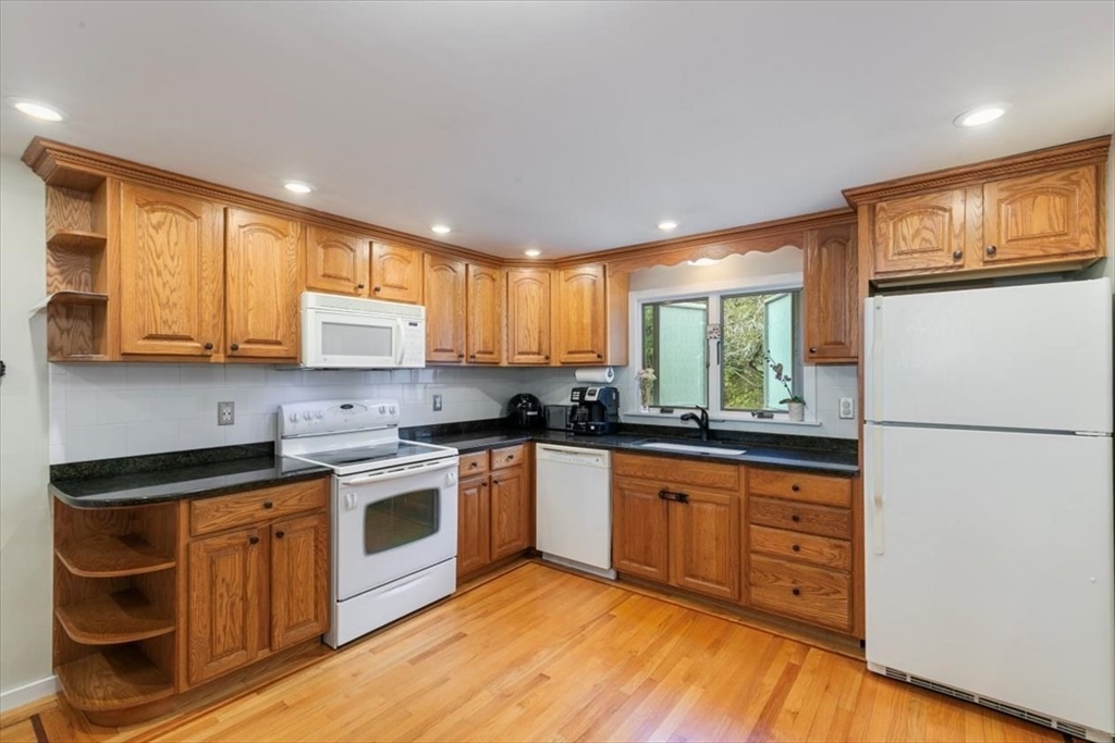 381 Water Street Wakefield, MA 01880 - Photo 11 of 42