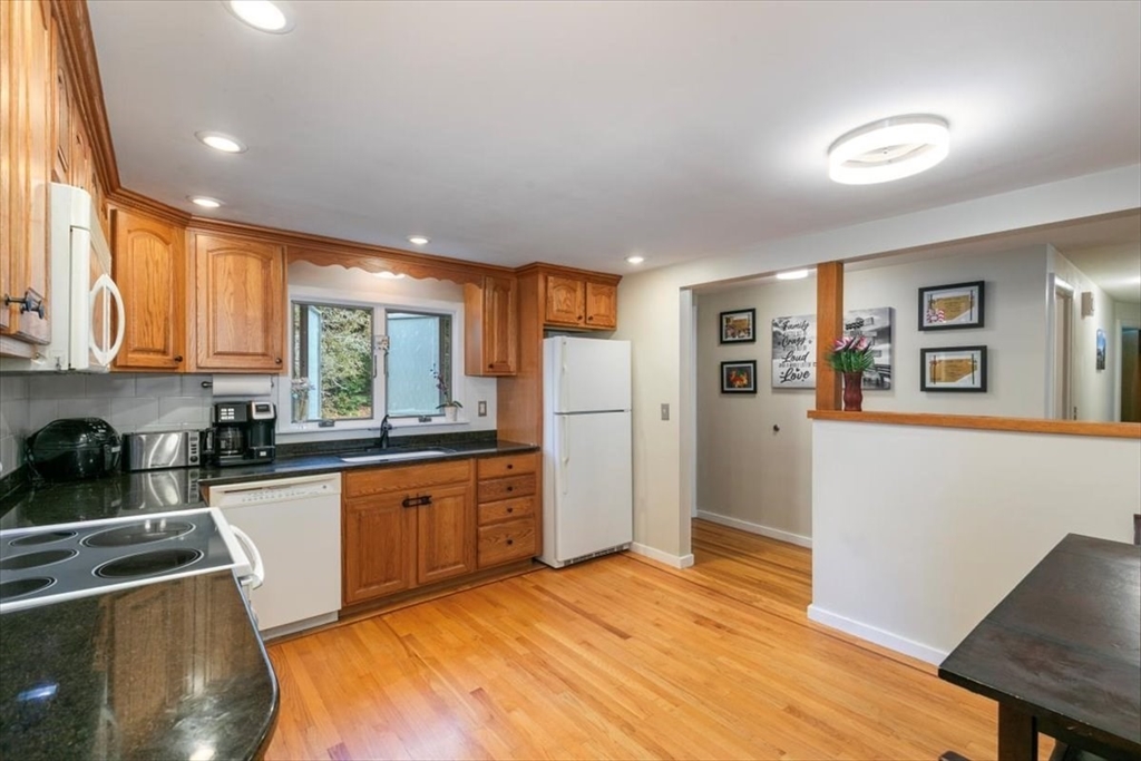 381 Water Street Wakefield, MA 01880 - Photo 12 of 42