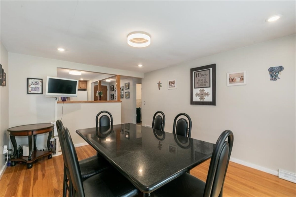 381 Water Street Wakefield, MA 01880 - Photo 16 of 42