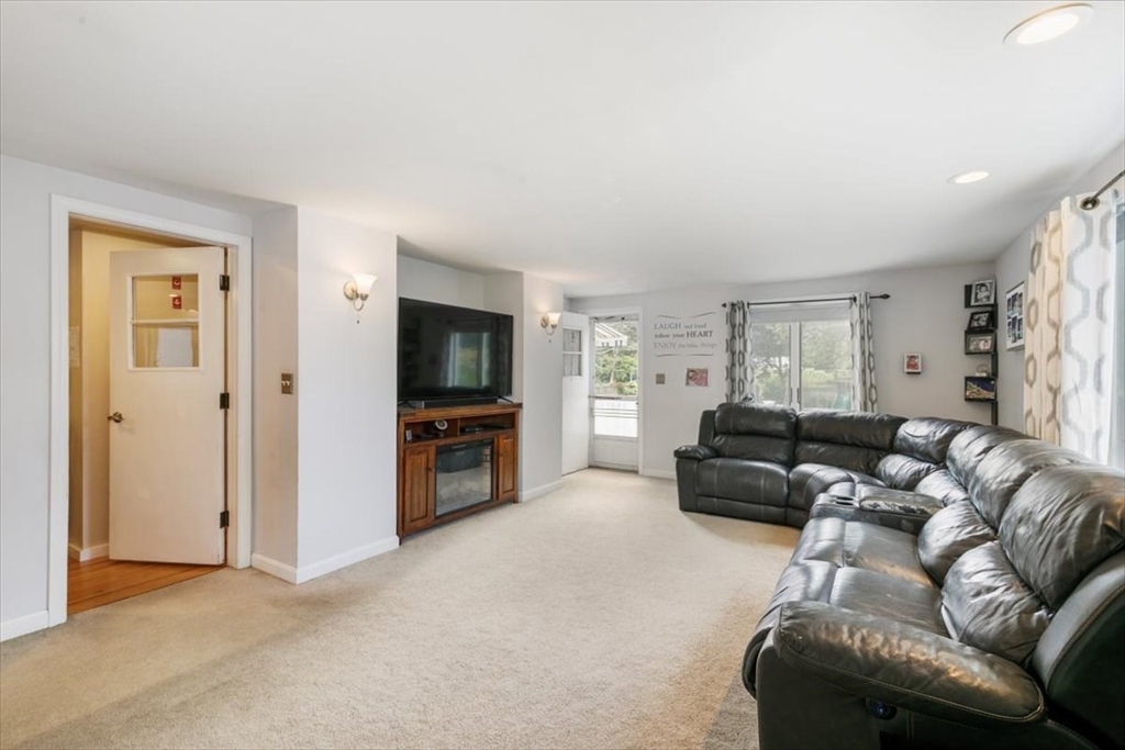 381 Water Street Wakefield, MA 01880 - Photo 18 of 42