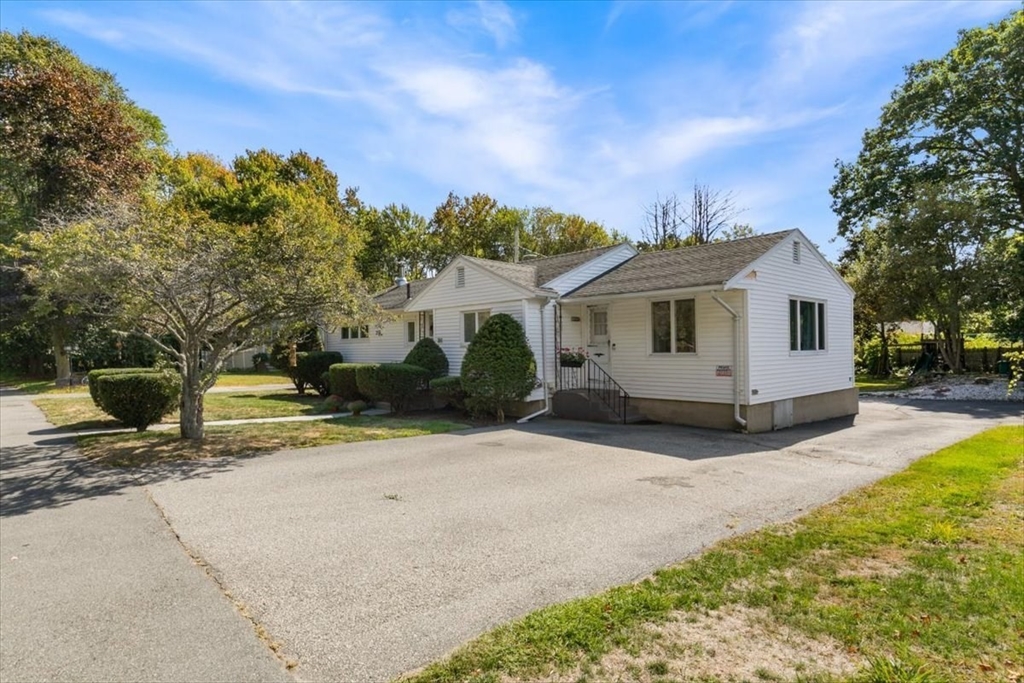 381 Water Street Wakefield, MA 01880 - Photo 7 of 42