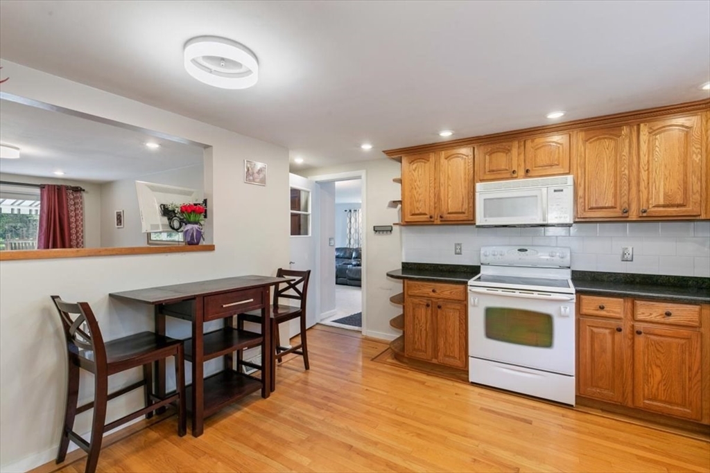 381 Water Street Wakefield, MA 01880 - Photo 10 of 42