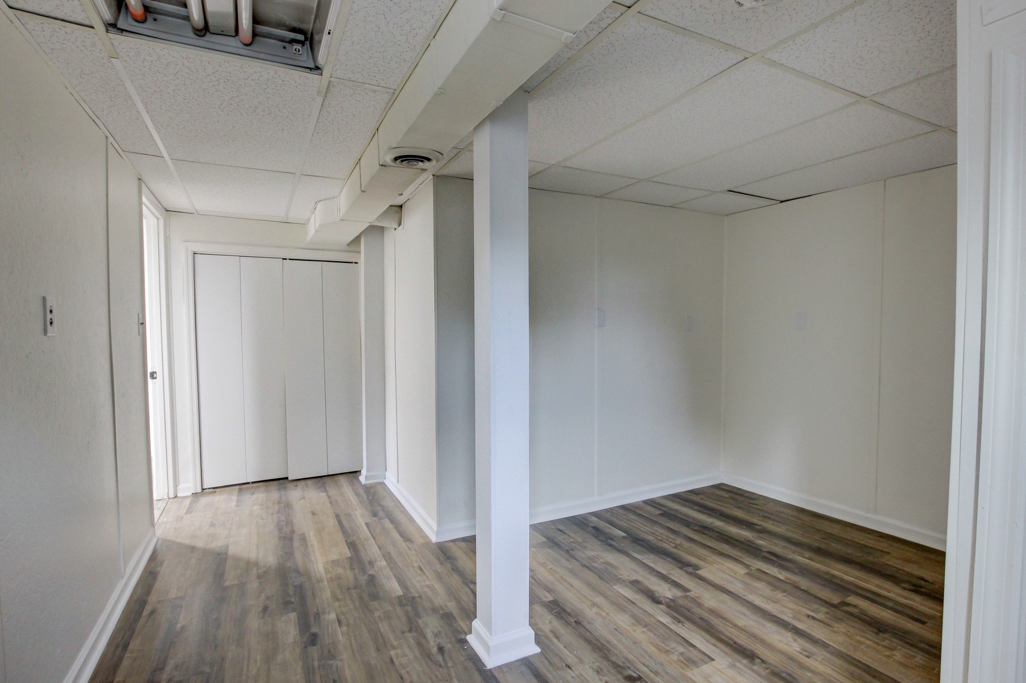 526 Hawkins Road Clarksville, TN 37040 - Photo 14 of 20 Gallery Image 14