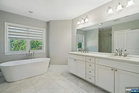 $1,899,000 | 109 Blauvelt Avenue, Ho-Ho-Kus, NJ 07423