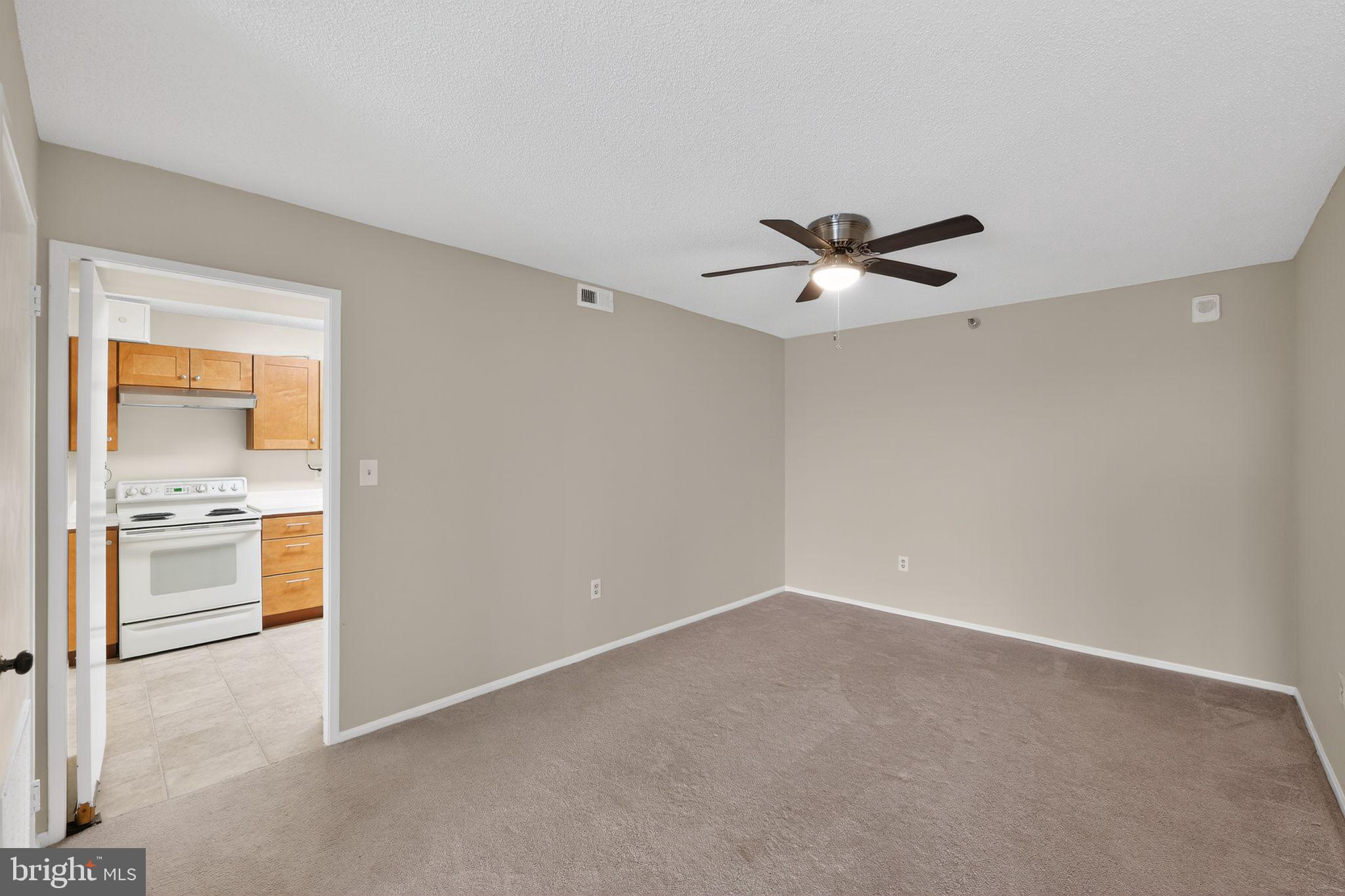 15107 Interlachen Drive, Unit 21022 Silver Spring, MD 20906 - Photo 4 of 33