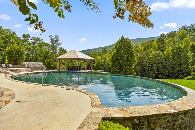 $300,000 | 0 Mountain Parkway, Unit 101, Chickamauga, GA 30707