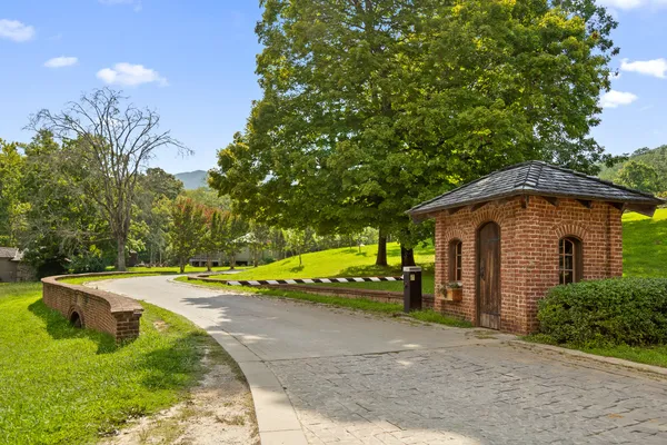 $300,000 | 0 Mountain Parkway, Unit 101, Chickamauga, GA 30707