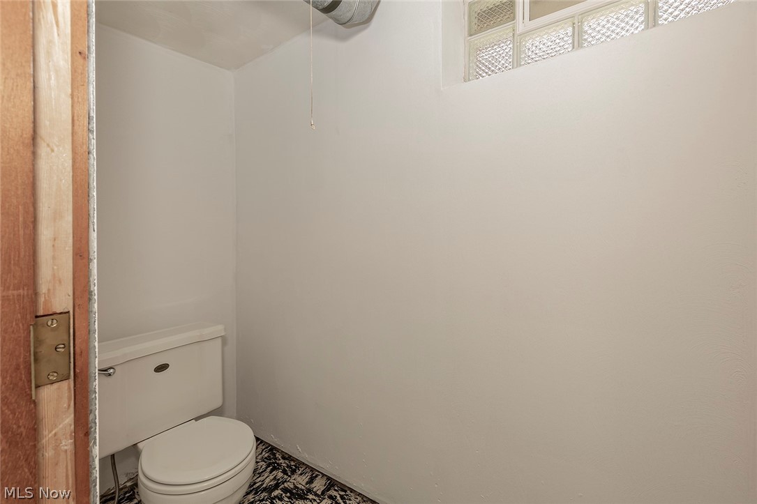 1131 Blanchester Road Lyndhurst, OH 44124 - Photo 29 of 35