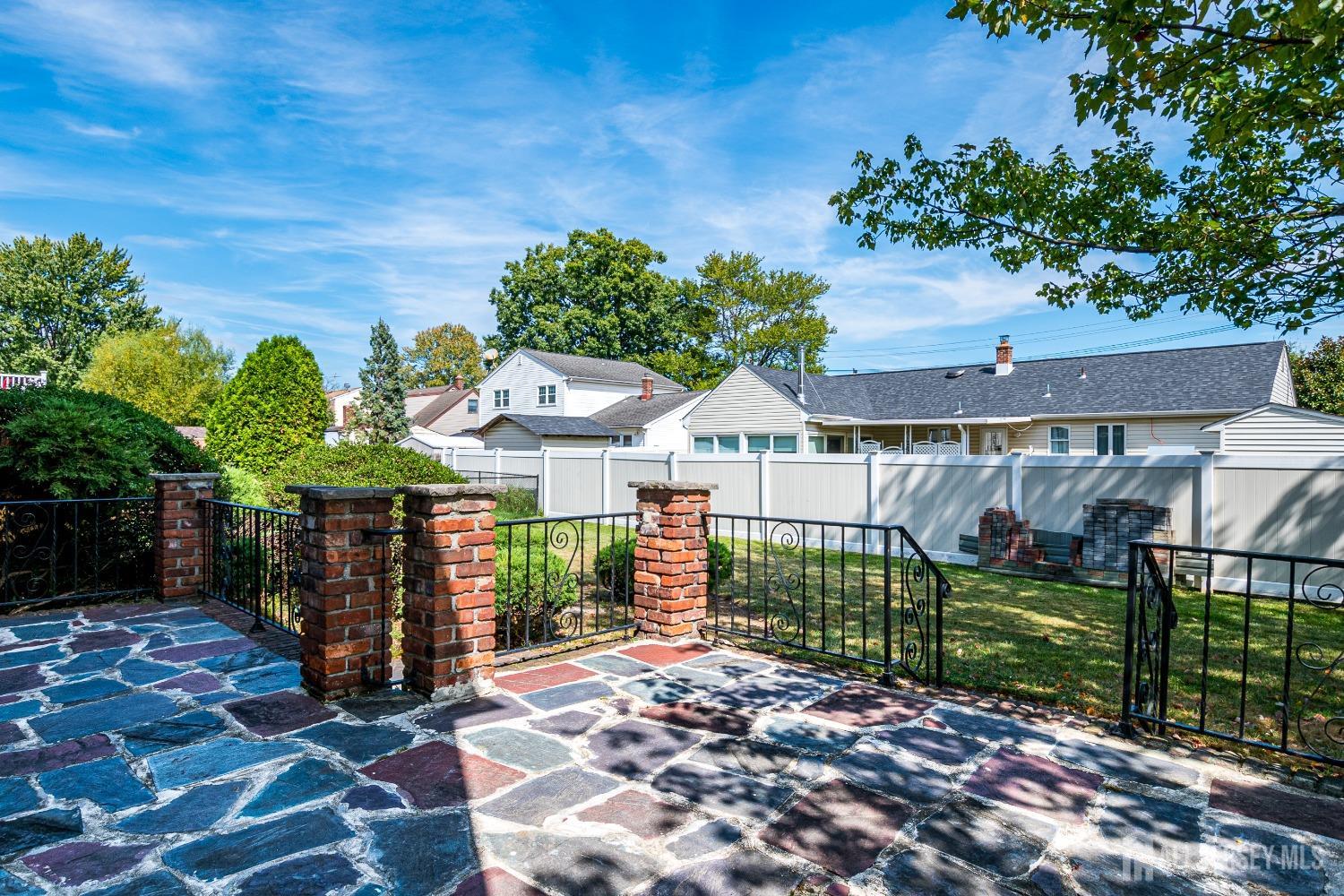 75 Spruce Street Edison, NJ 08837 - Photo 42 of 52 Gallery Image 42