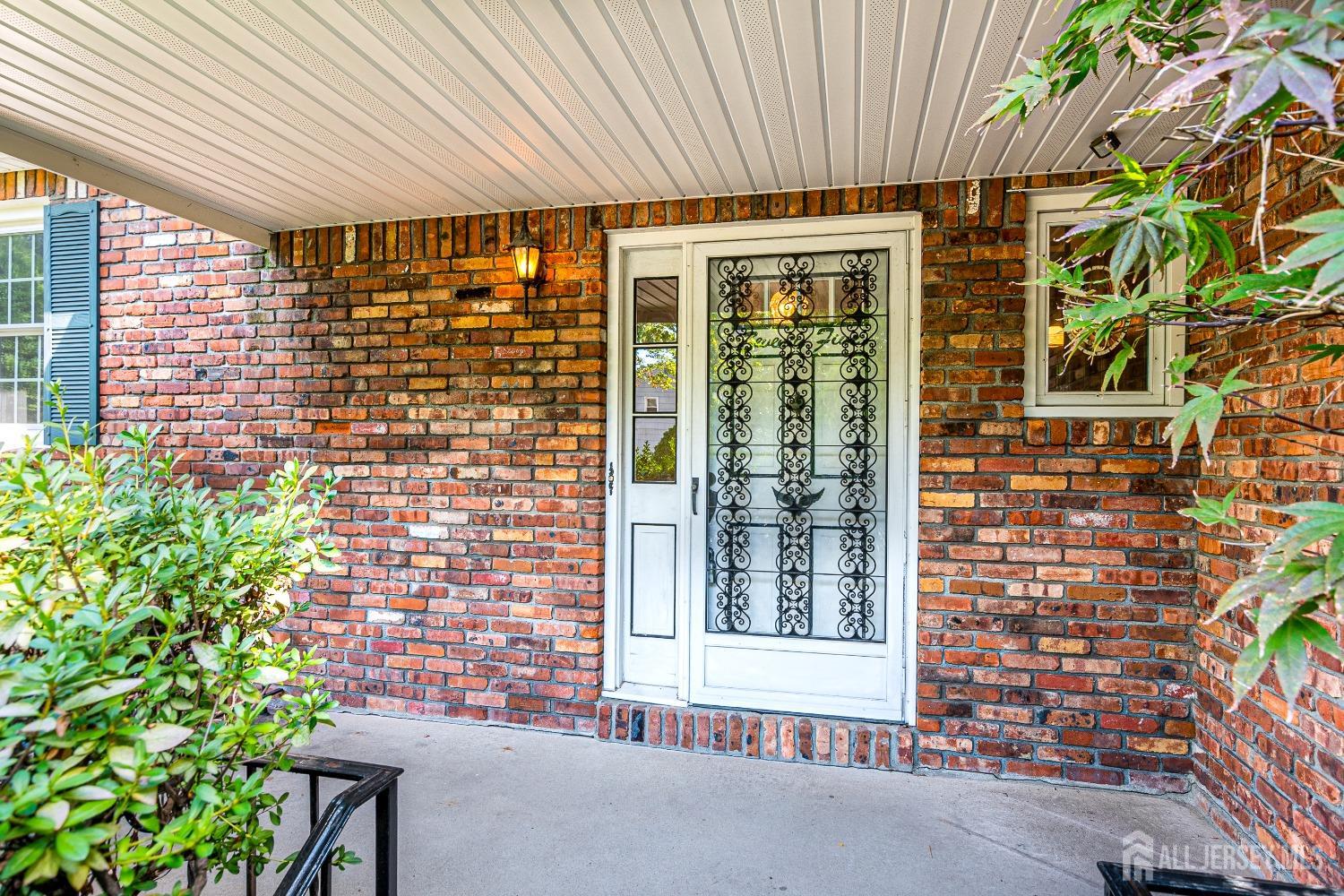 75 Spruce Street Edison, NJ 08837 - Photo 10 of 52 Gallery Image 10