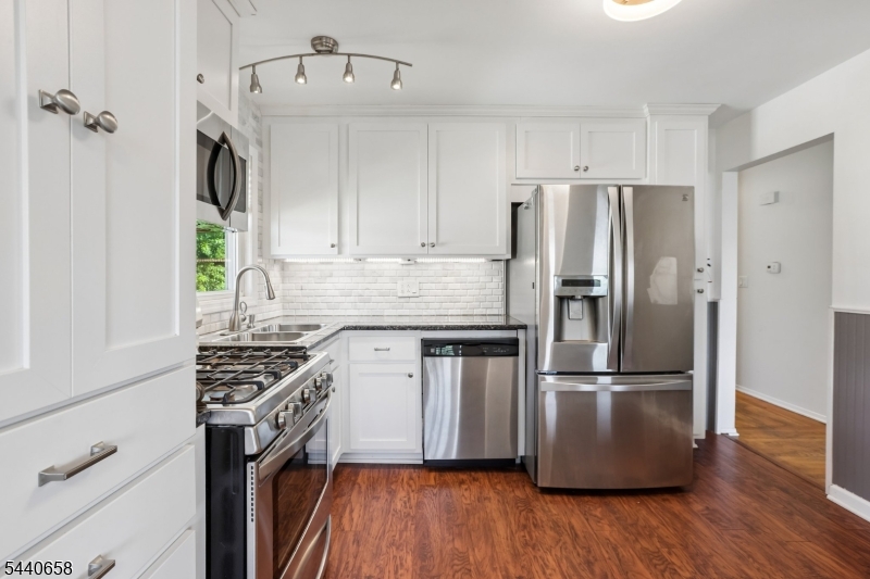 345 Trotting Road Union, NJ 07083 - Photo 26 of 43