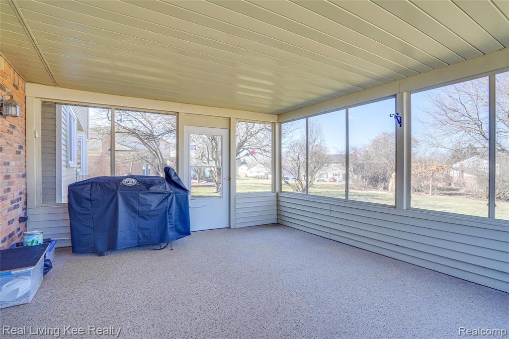 820 Downhill Lane Rochester Hills, MI 48307 - Photo 20 of 43