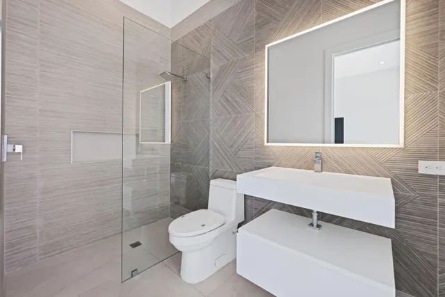 $5,695,000 | 933 Allamanda Drive, Delray Beach, FL 33483