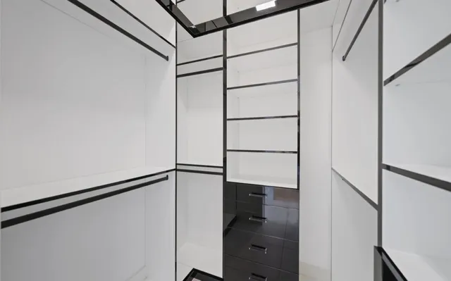 $5,695,000 | 933 Allamanda Drive, Delray Beach, FL 33483