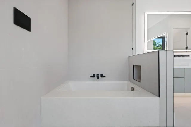 $5,695,000 | 933 Allamanda Drive, Delray Beach, FL 33483