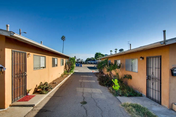 548 Flower Street Chula Vista, CA 91910 - Photo 2 of 17