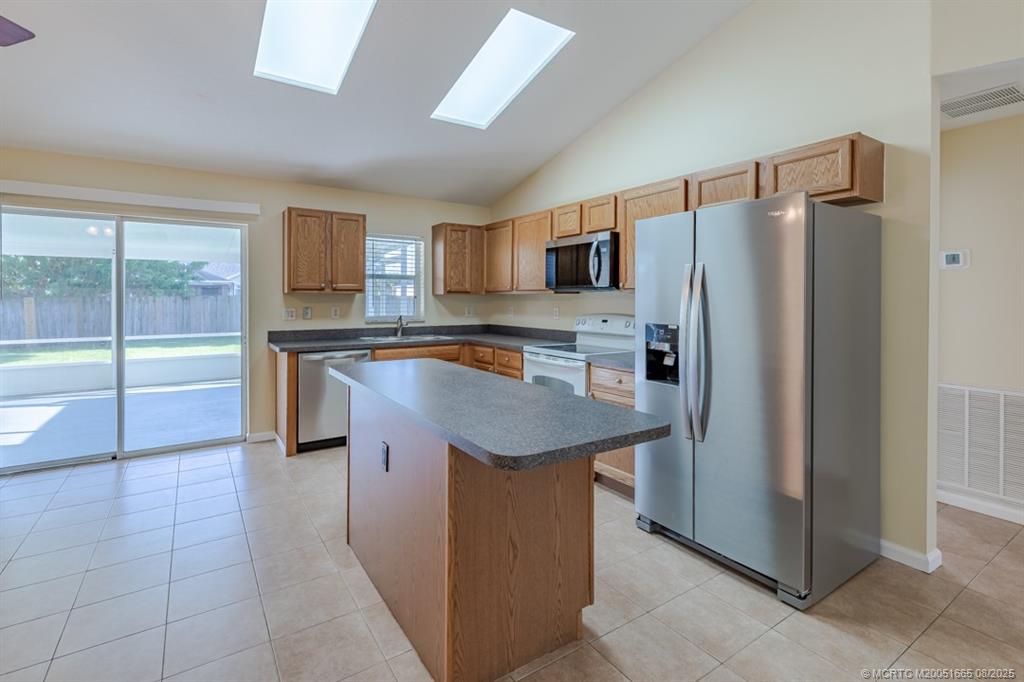 738 Southwest Monsoon Road Port St. Lucie, FL 34953 - Photo 8 of 27