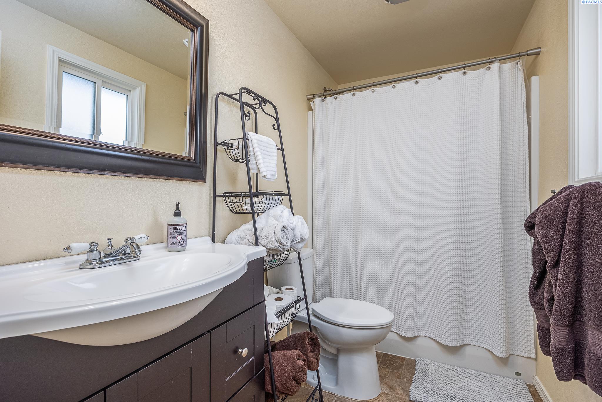 100411 East Vaca Road Kennewick, WA 99338 - Photo 16 of 30 Gallery Image 16