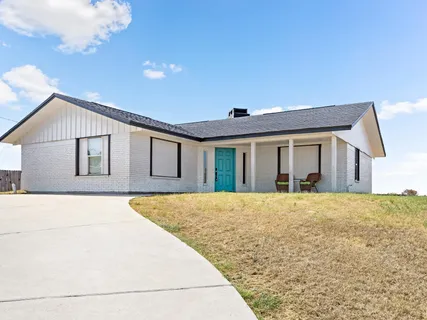 $196,000 | 2055 State Highway 87, Crystal Beach, TX 77650