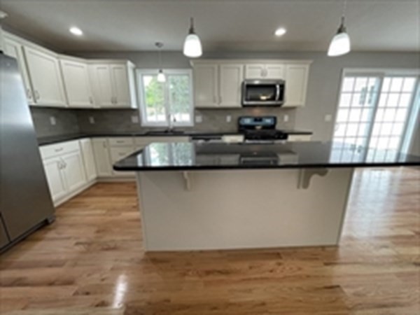 1304 Sumner Springfield, MA 01118 - Photo 2 of 30