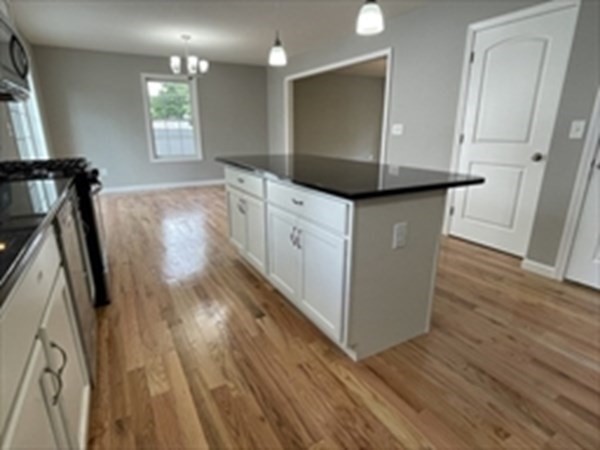 1304 Sumner Springfield, MA 01118 - Photo 5 of 30