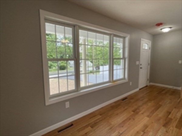 1304 Sumner Springfield, MA 01118 - Photo 10 of 30