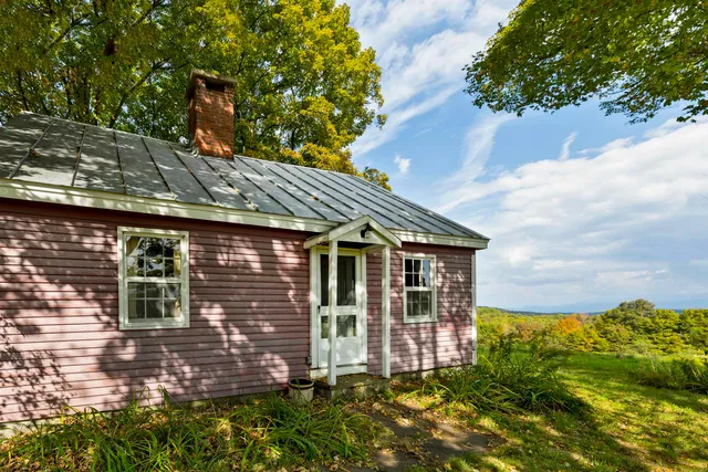 $749,900 | 61 Crosby Road, Topsham, VT 05076