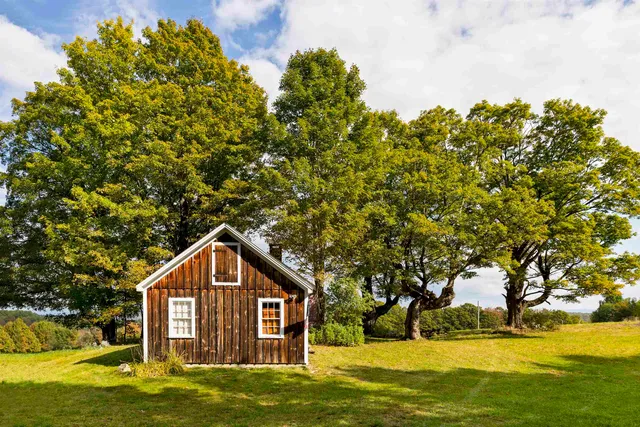 $749,900 | 61 Crosby Road, Topsham, VT 05076