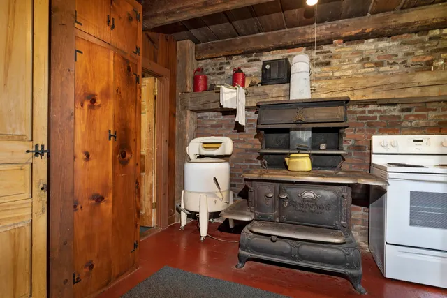 $749,900 | 61 Crosby Road, Topsham, VT 05076