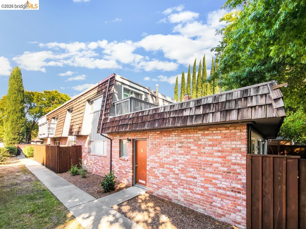 2708 Jones Road Walnut Creek, CA 94597 - Photo 6 of 20 Gallery Image 6
