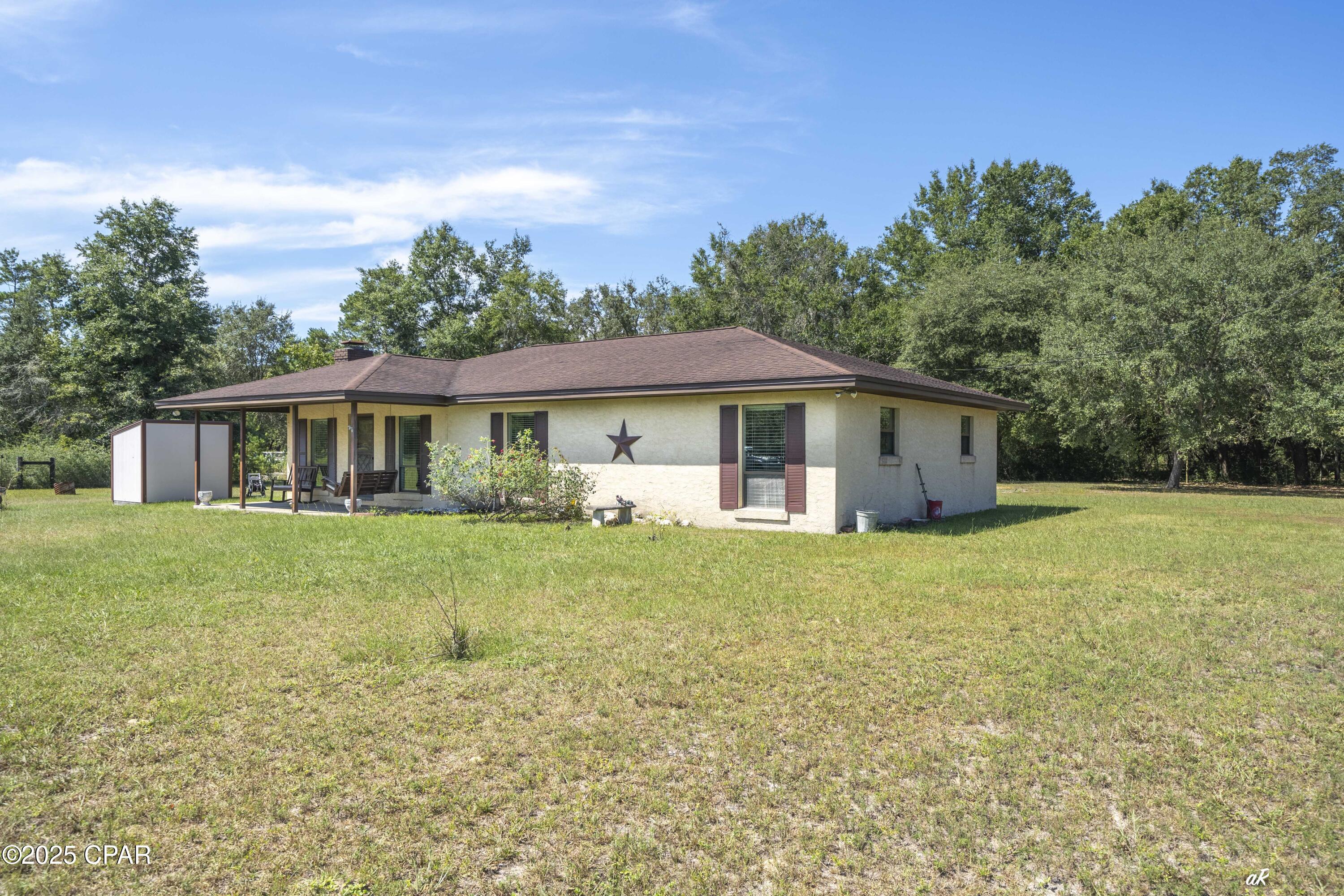 12835 Farm Road Southport, FL 32409 - Photo 6 of 31