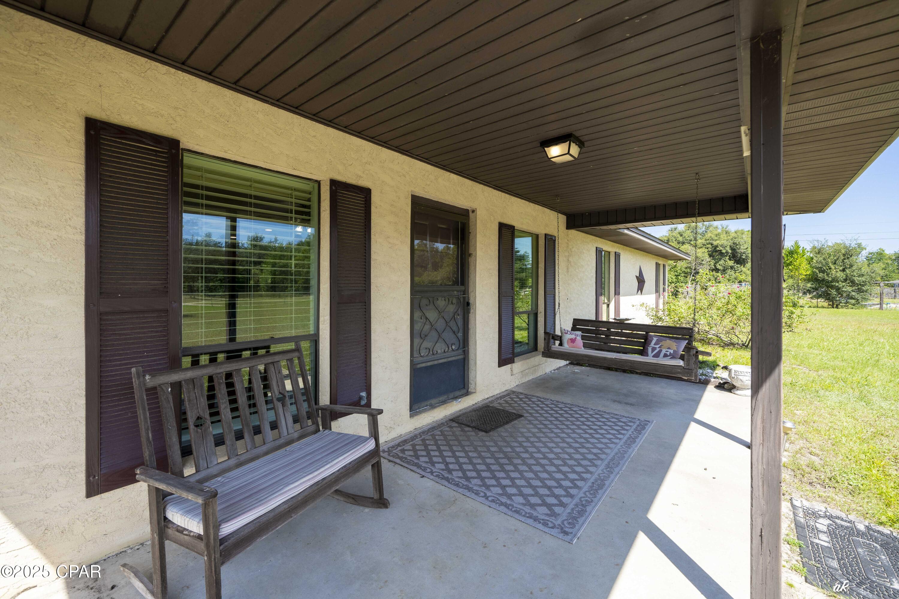 12835 Farm Road Southport, FL 32409 - Photo 7 of 31