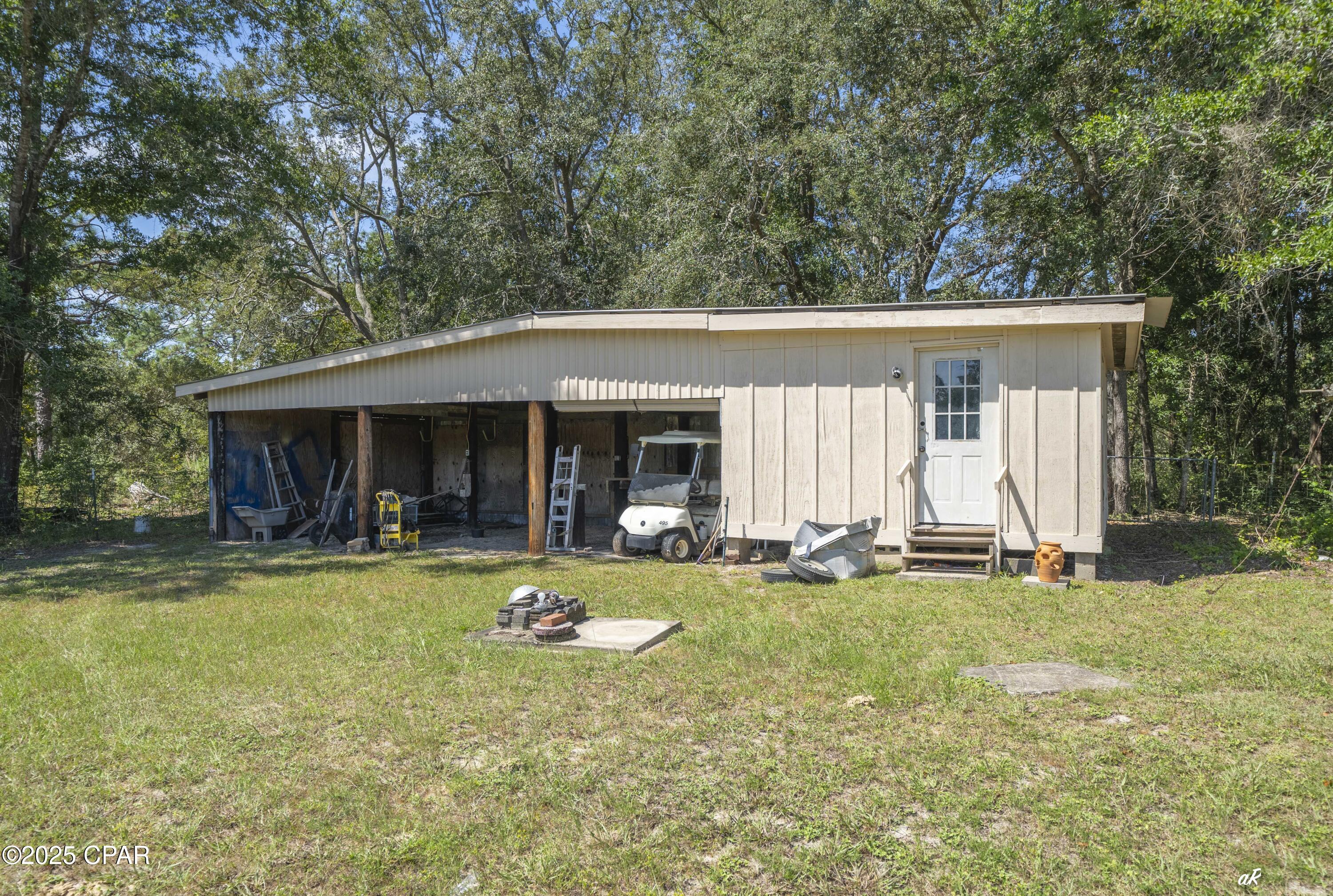 12835 Farm Road Southport, FL 32409 - Photo 9 of 31