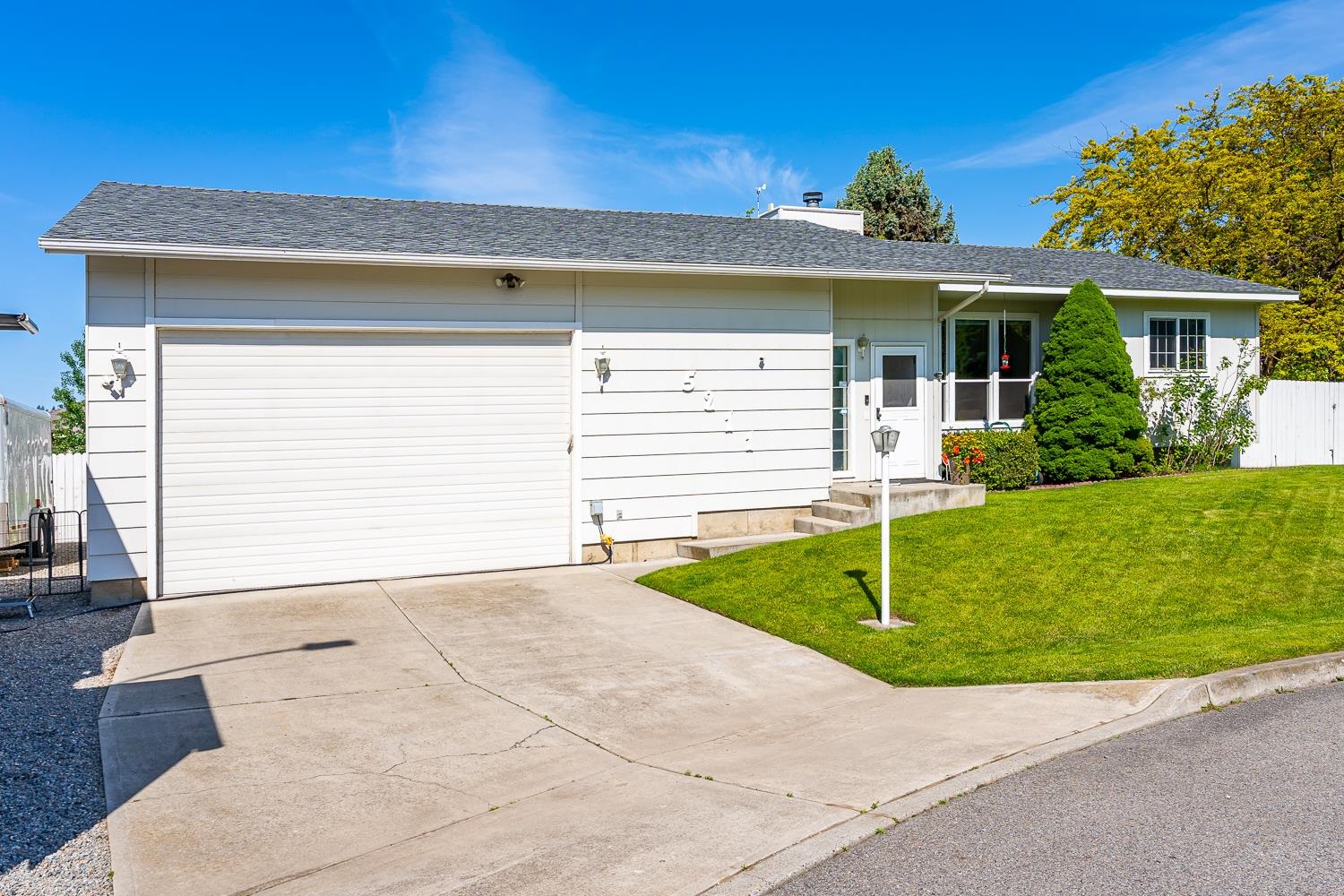5211 North Davis Road Spokane Valley, WA 99216 - Photo 1 of 24