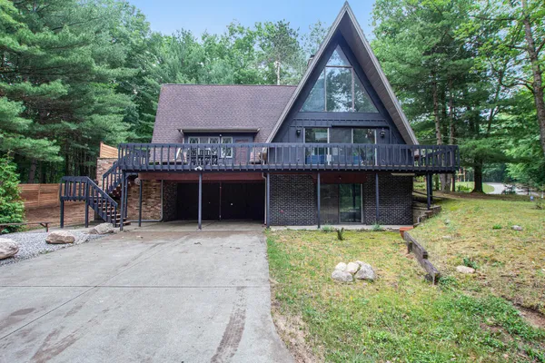 $319,900 | 11969 Wellington Court, Stanwood, MI 49346