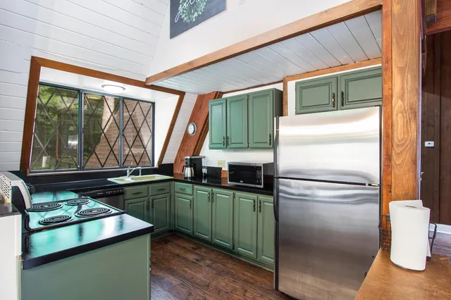 $364,900 | 11969 Wellington Court, Stanwood, MI 49346