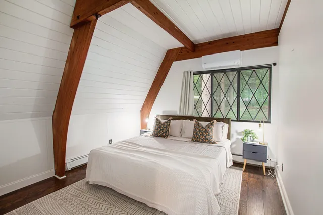 $364,900 | 11969 Wellington Court, Stanwood, MI 49346