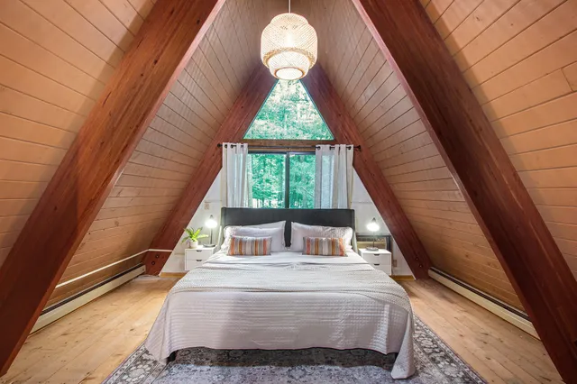 $364,900 | 11969 Wellington Court, Stanwood, MI 49346