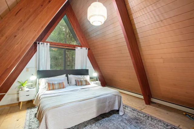 $364,900 | 11969 Wellington Court, Stanwood, MI 49346